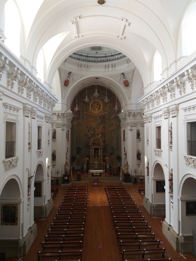 De periodo Barroco, con un impresionante retablo y uno de los mejores lugares para disfrutar de las vistas de Toledo debido a su ubicación en uno de los puntos más altos de la ciudad.